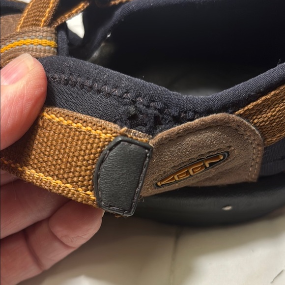 Keen Closed Toe Waterproof Brown Outdoor Adventure Sandals - Picture 6 of 11